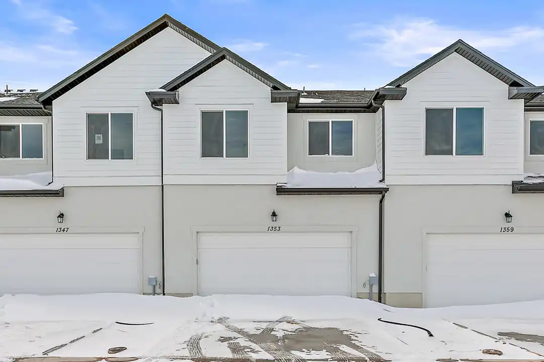 1353 N 3740 W unit North Room – photo 1 of 13