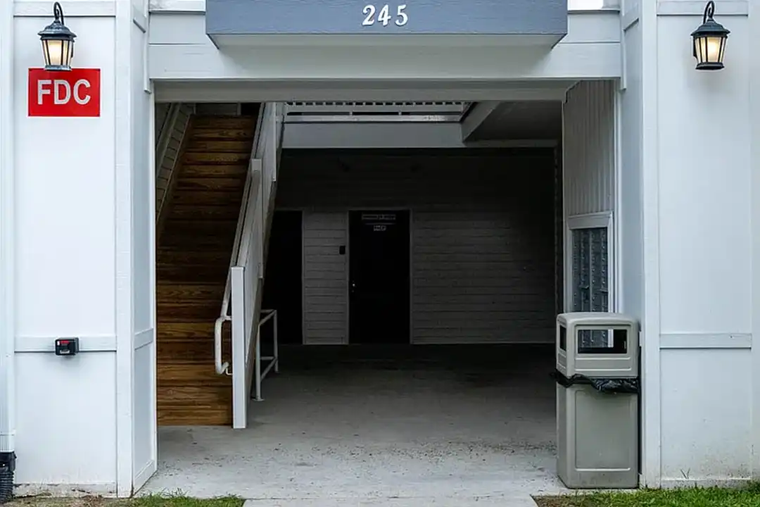BONNET COURT APARTMENTS – photo 1