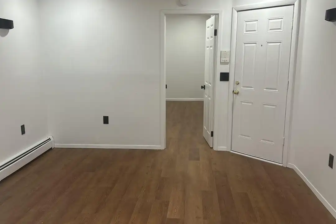 107 Magnolia Ave unit 2R - View 2