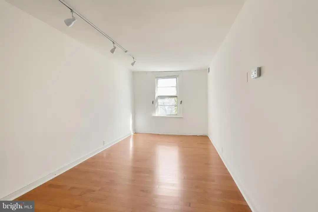 Apartment in Philadelphia - View 4
