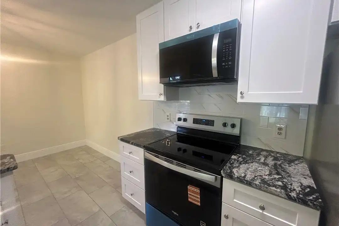 2875 Winkler Ave #511 - View 4