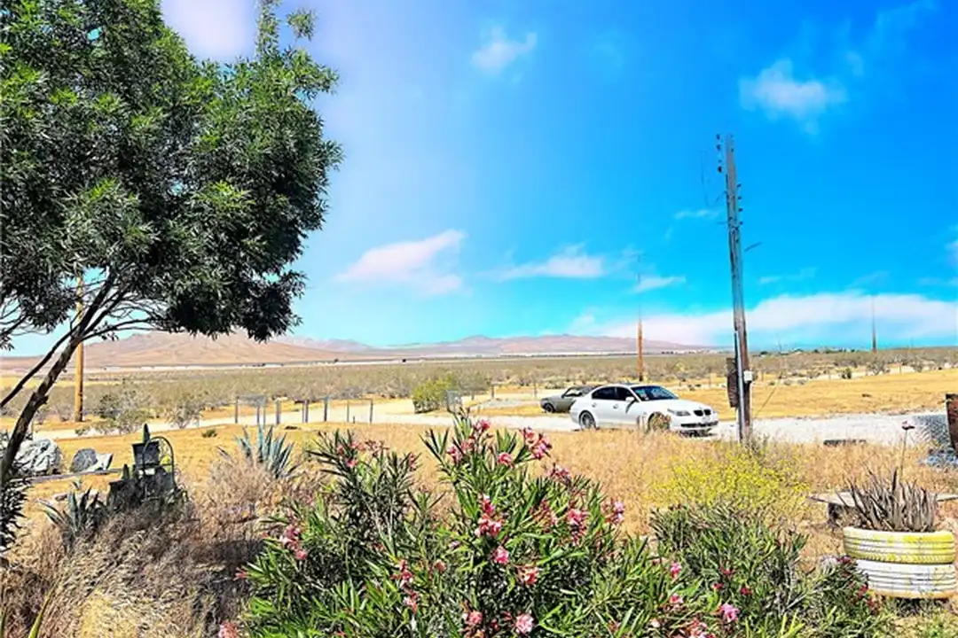 17601 Sycamore Ln - View 2