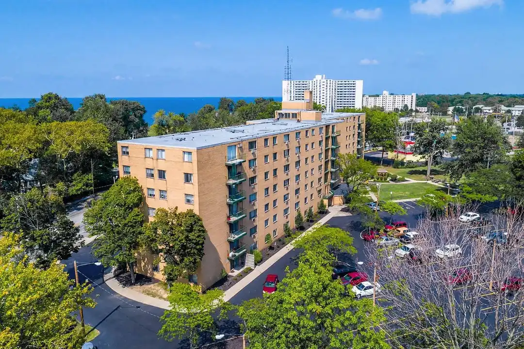 Grandview Pointe – photo 1