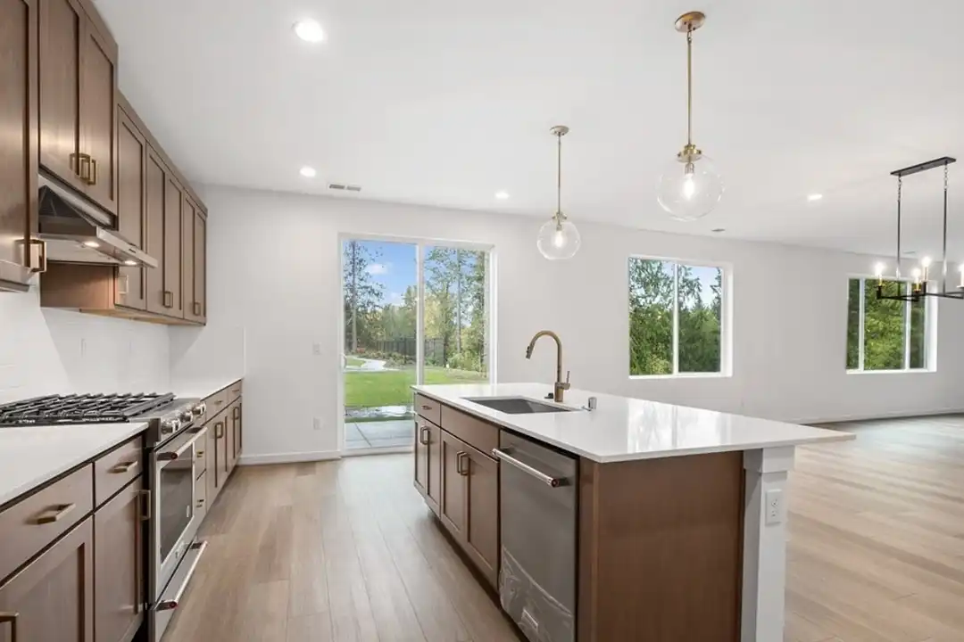 6014 72nd Dr NE - View 5