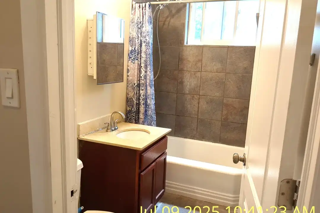 6136 N Seeley Ave unit 2E - View 6
