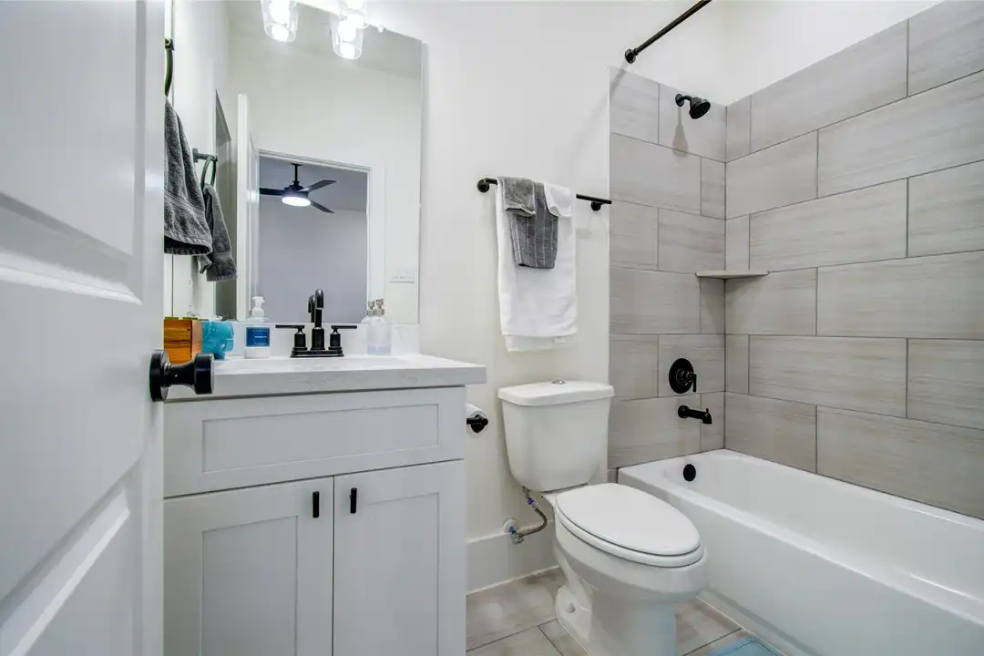 901 Lehman St unit A - More