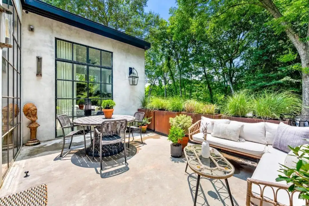 1008 Albion Ave NE - View 6