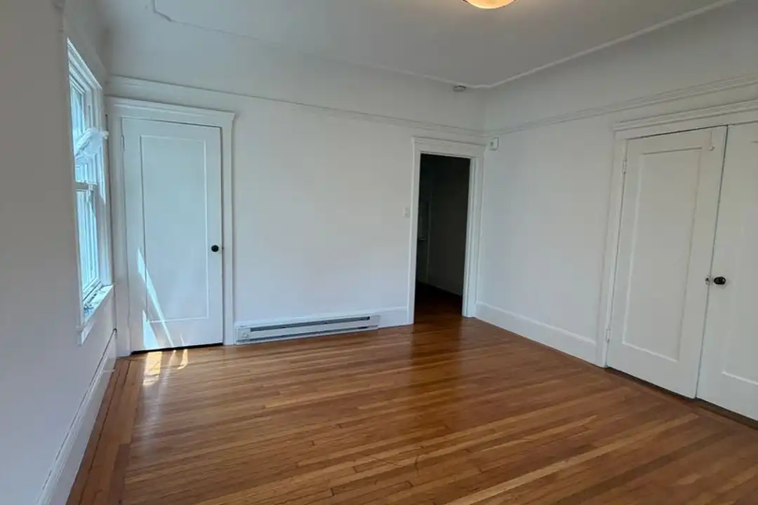 3232 Gough St unit 2 - View 5