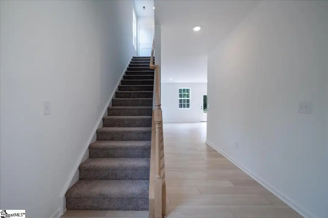 124 Selton Pl - View 3