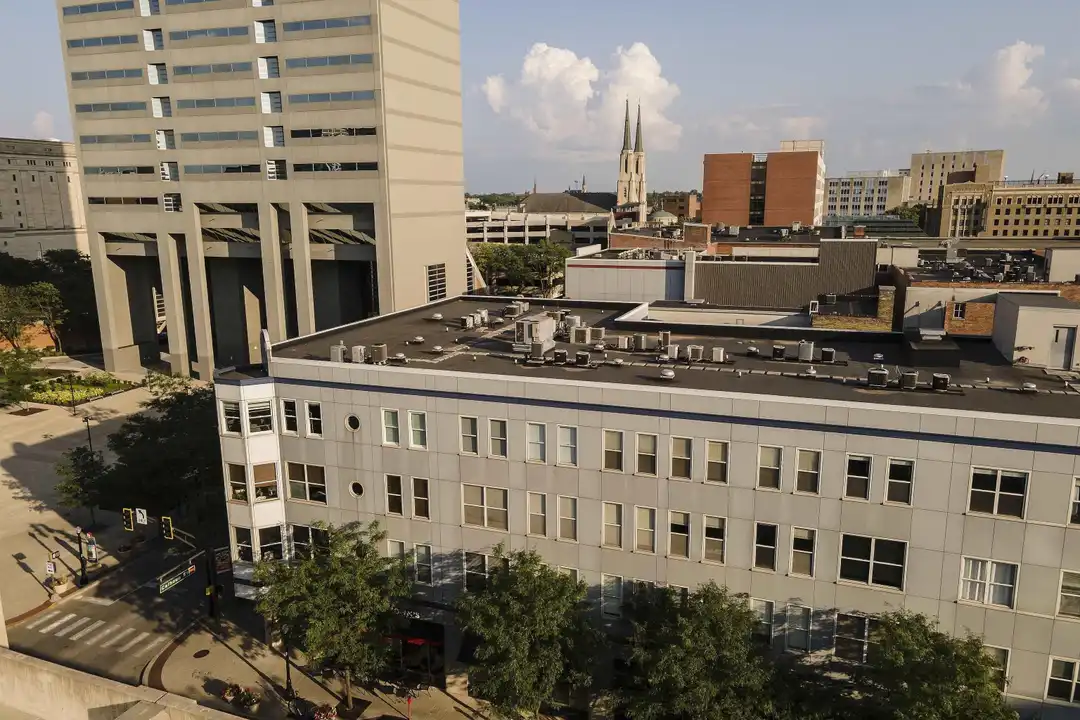 113 W Wayne St #404 – photo 1