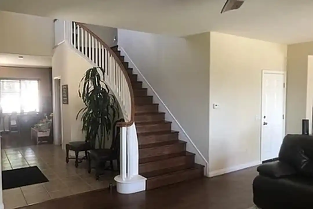 House in Santa Clarita - View 2