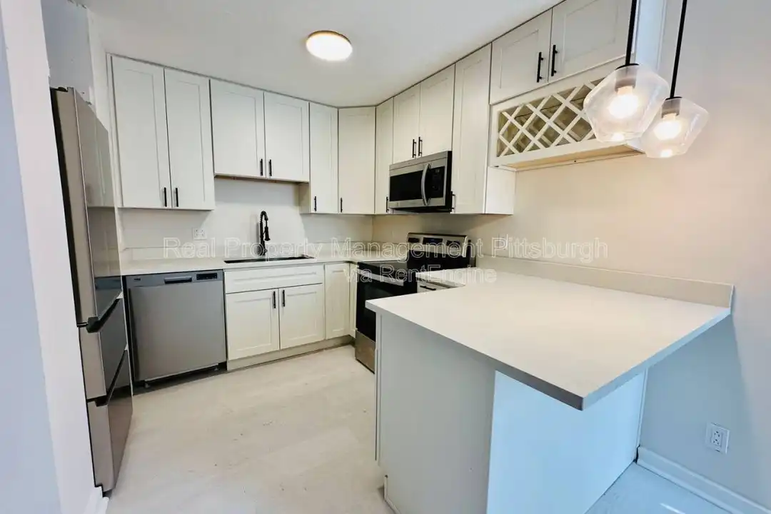 2121 Milligan Ave unit 6 – photo 1 of 9