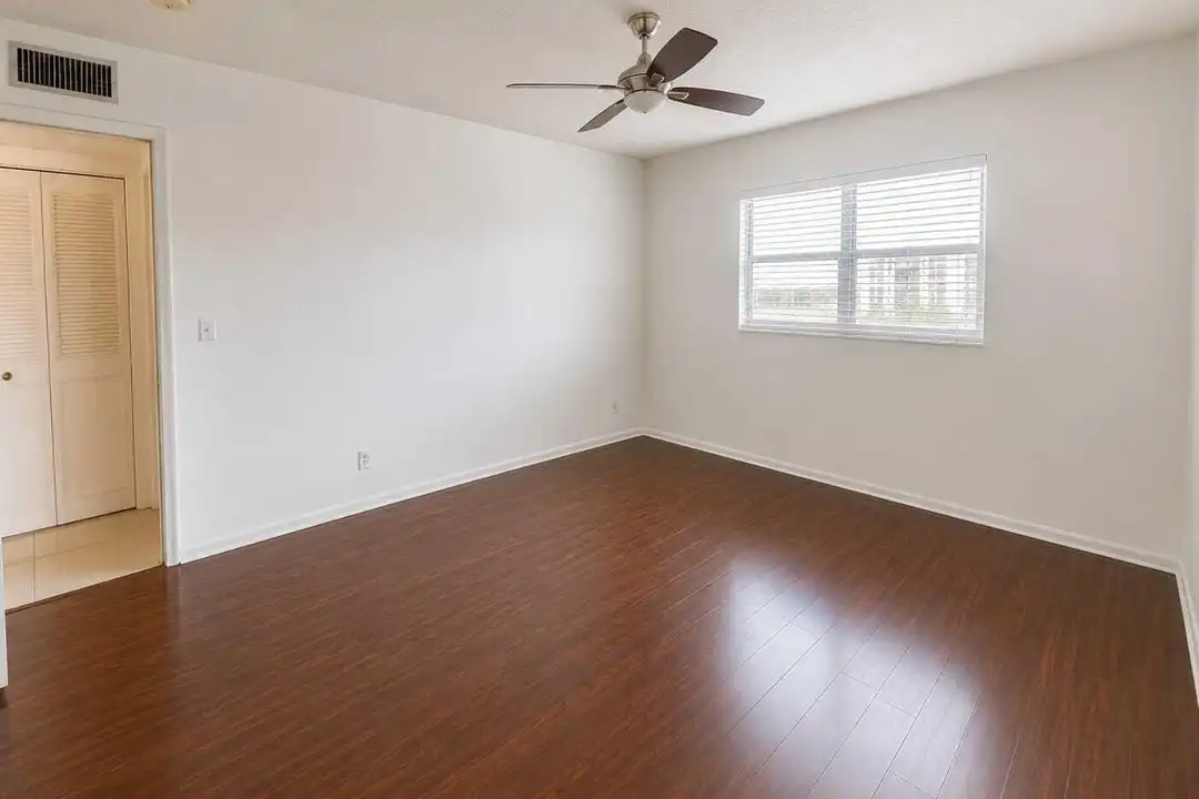 4750 NW 22nd Ct unit 502 - View 6