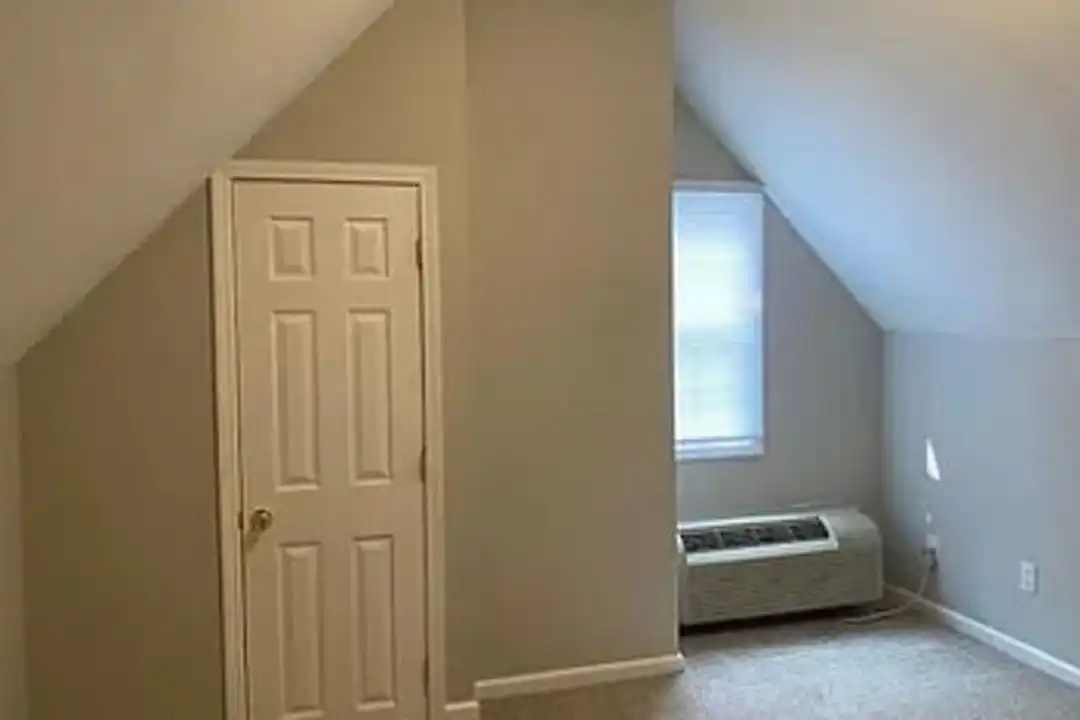 108 Cranewater Dr - More