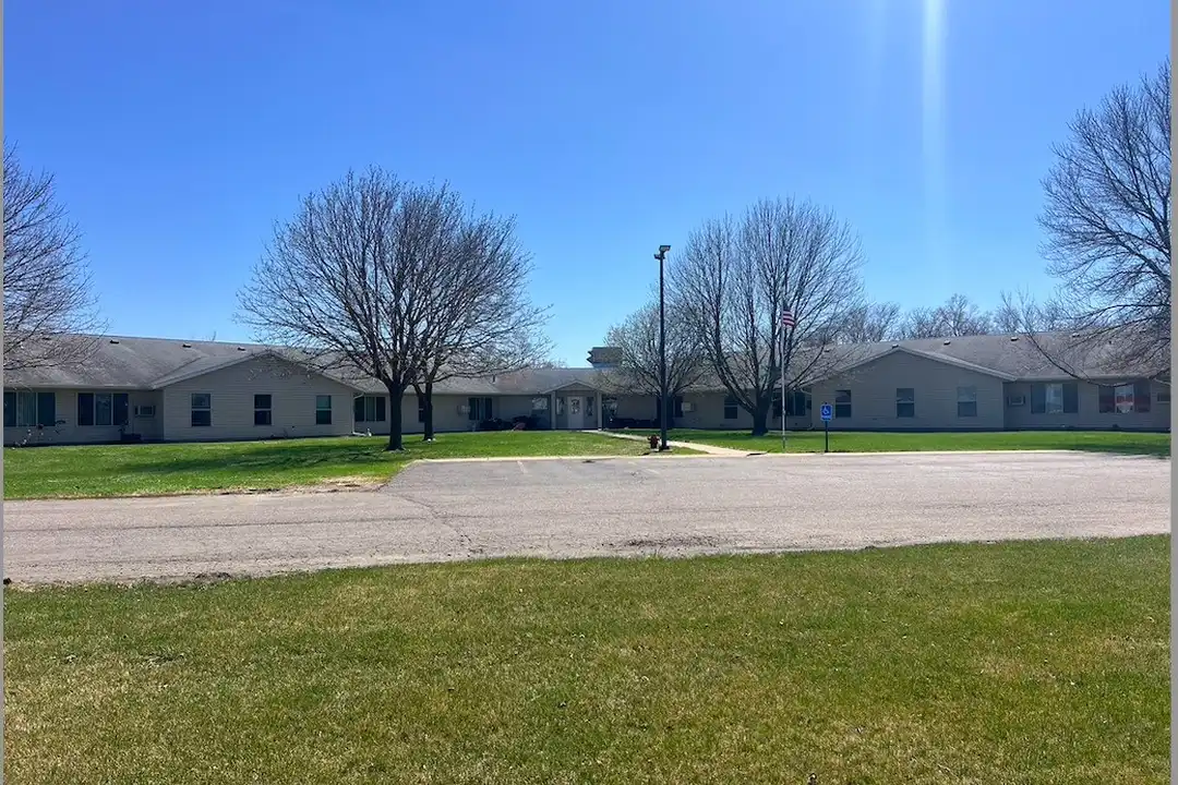 745 Streeter Dr - More