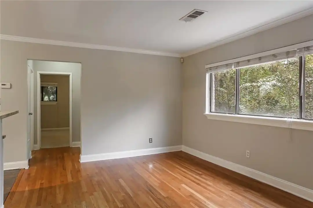 880 Glendale Terrace NE unit 5 - View 3