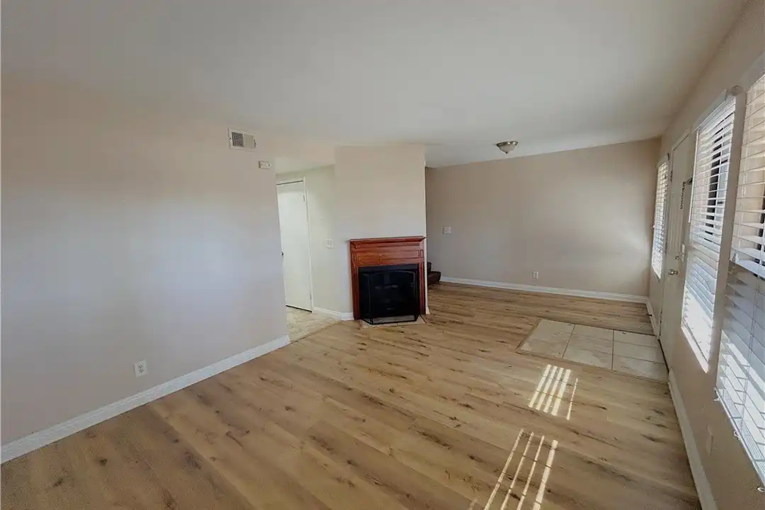 8167 Vineyard Ave - View 6