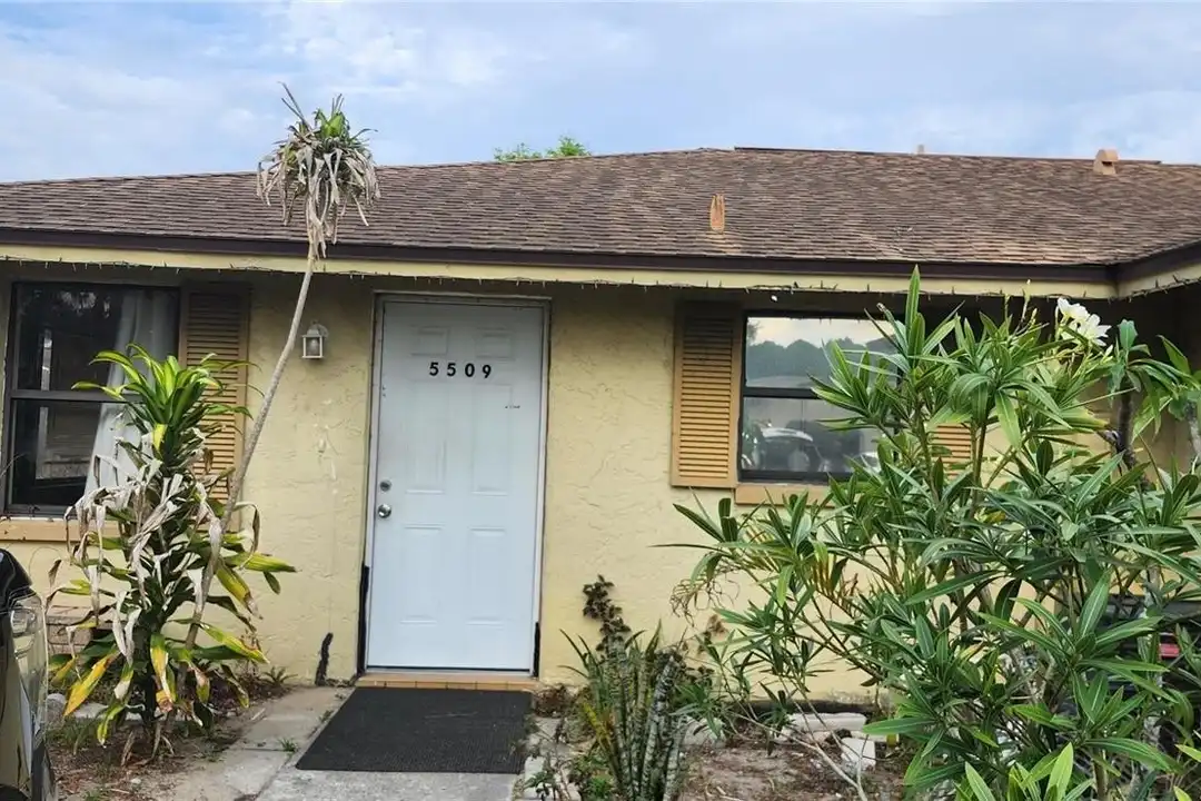 3544 Harvard Dr, Holiday – photo 1 of 12