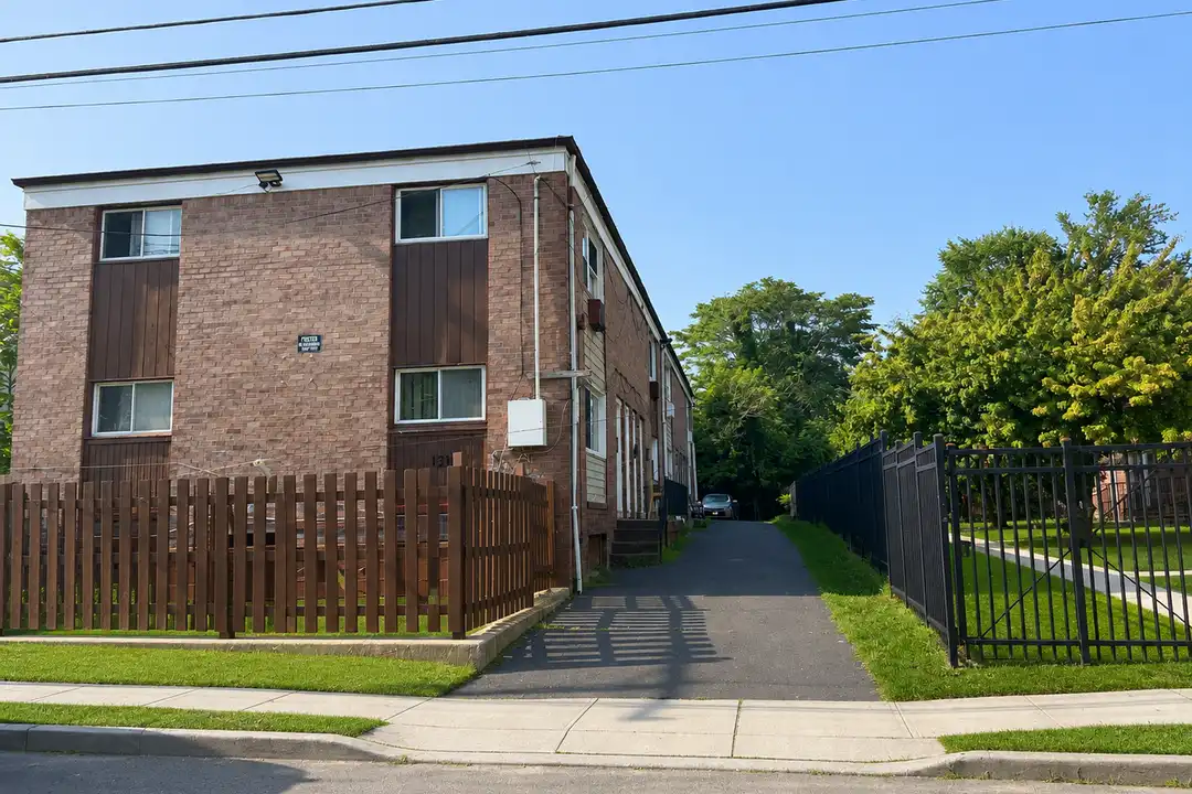 1311 Washington Ave unit 7 – photo 1 of 12