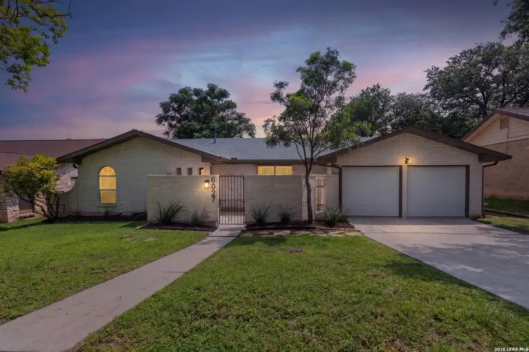 6027 Forest Shadow St - View 4