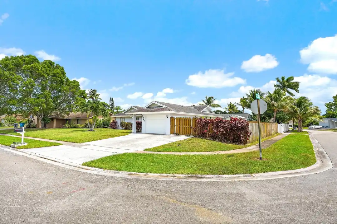 3962 Winfield Rd - View 5