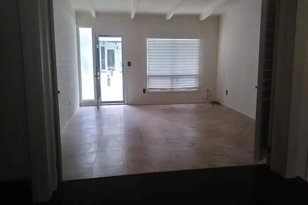 1669 Cherokee Rd unit A - View 2