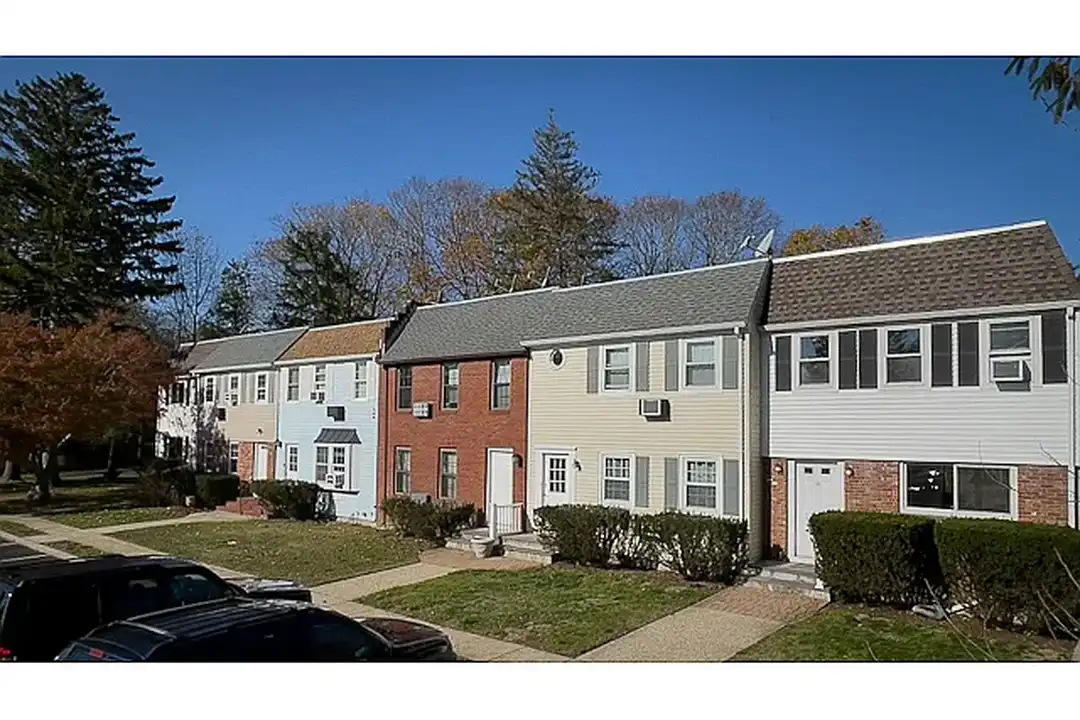 Fairfield Estates At Hampton Bays – photo 1 of 8