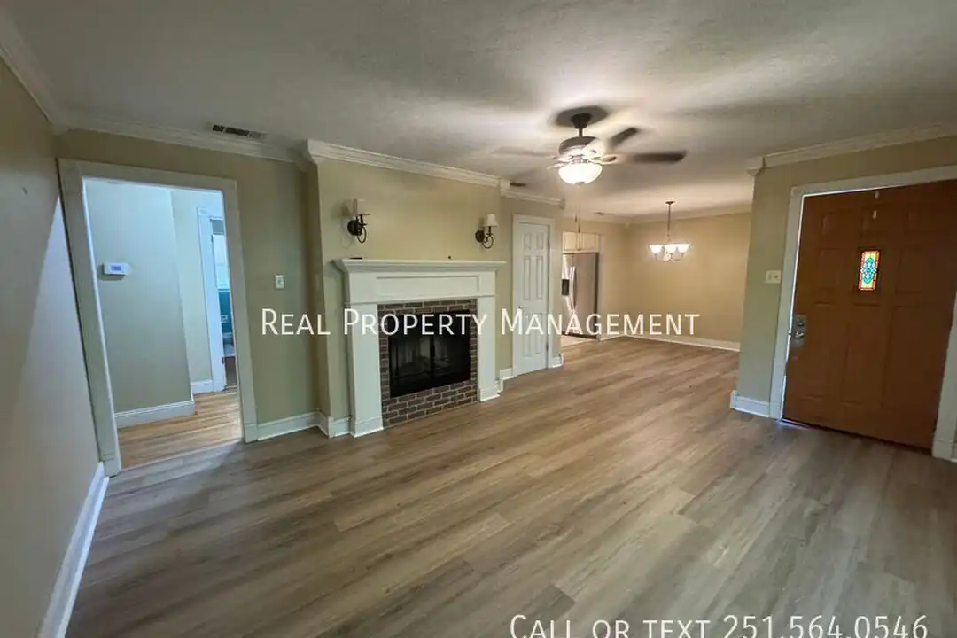 House in Mobile - View 5