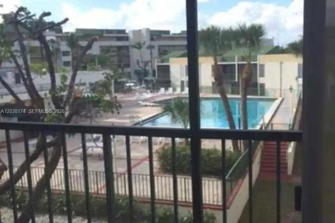 Apartment in Miami - View 4