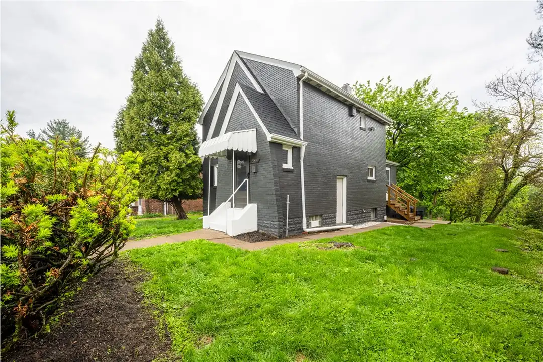 335 Lafayette Ave – photo 1