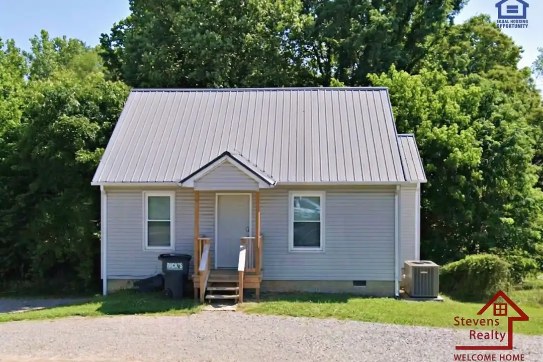 1827 W Broad St – photo 1