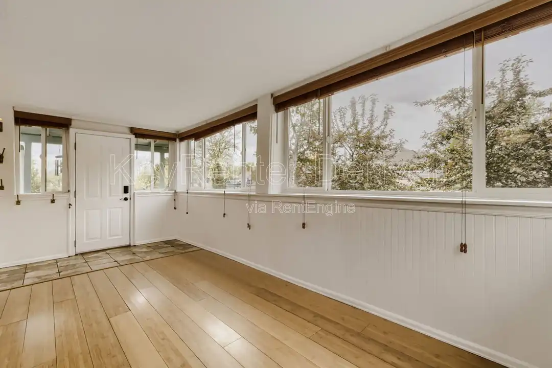 4870 Beach Ct – pohled 5