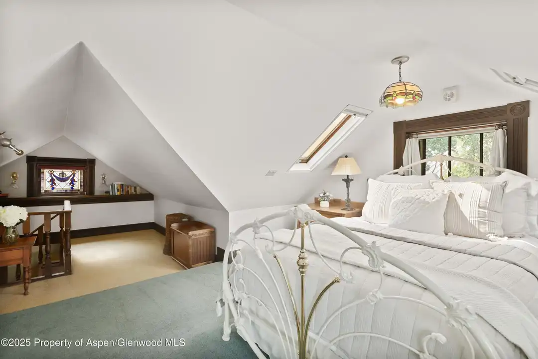 214 W Hyman Ave - View 6