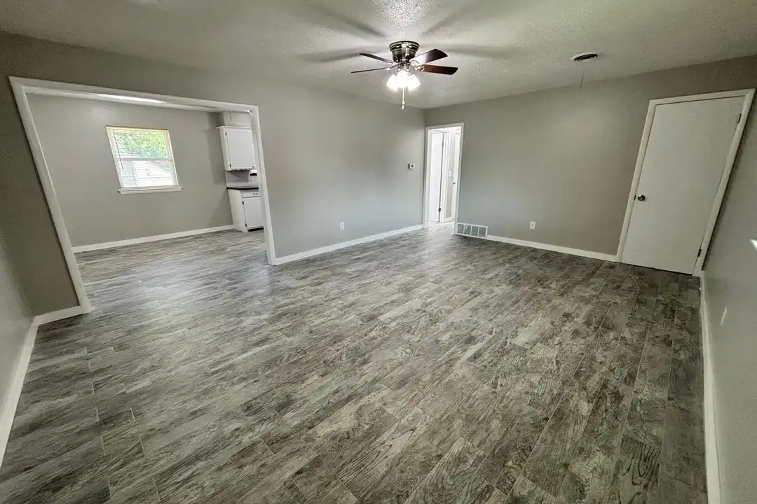301 N University Dr unit 12 – photo 1