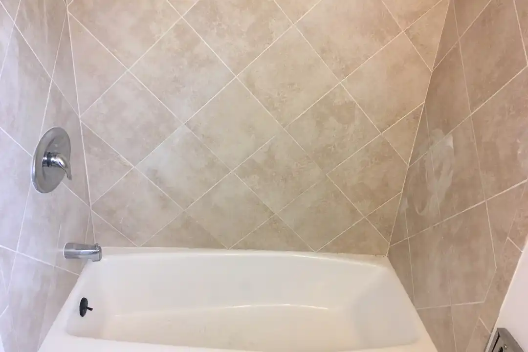5289 E The Toledo unit 8 - More