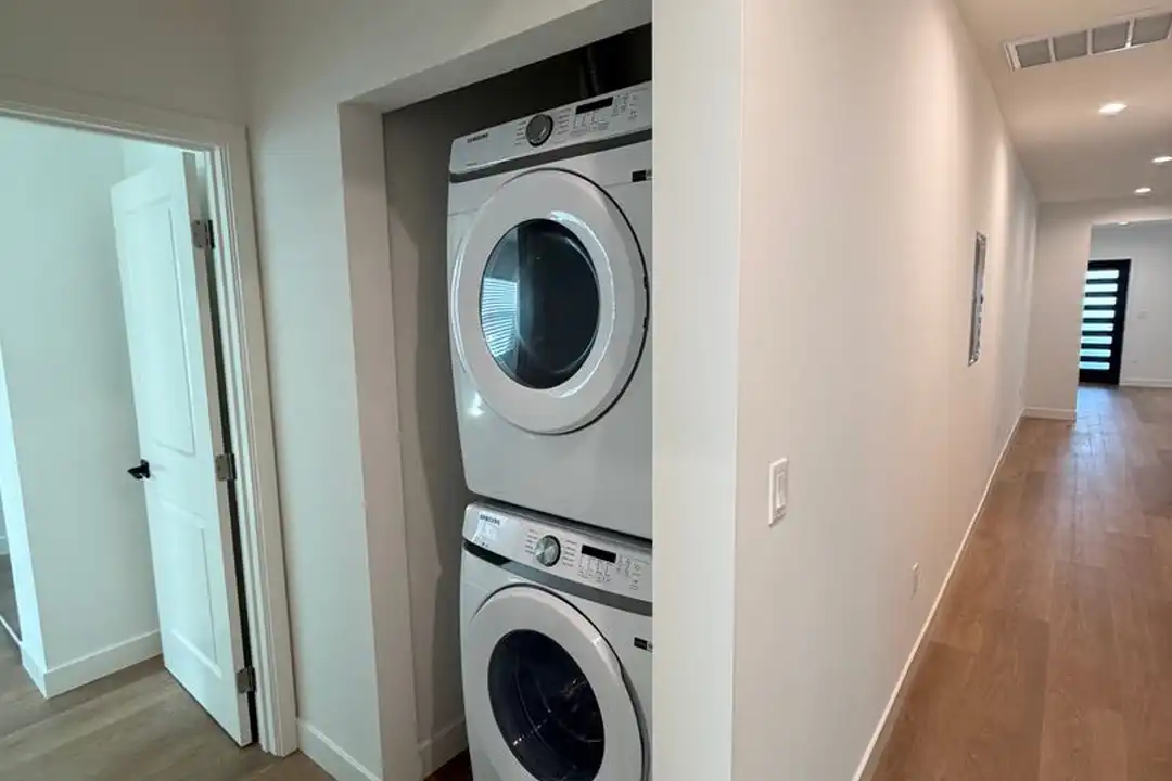 2008 Vineyard Ave unit 2008 - More