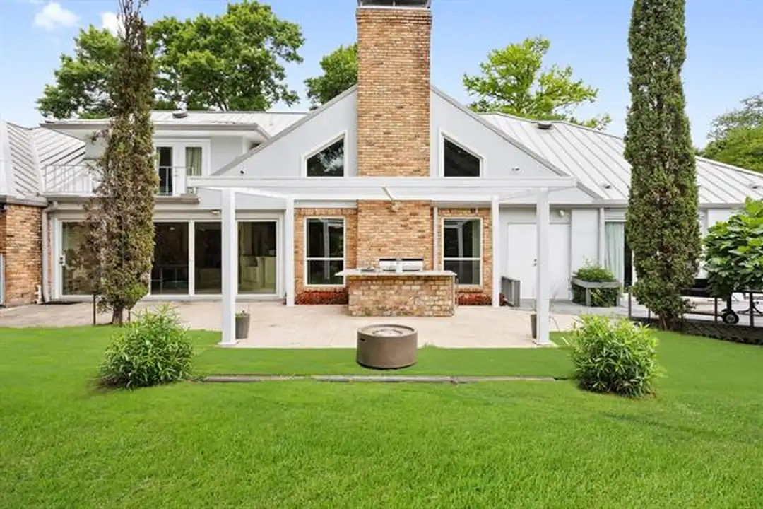 6160 Spring Valley Rd - View 2