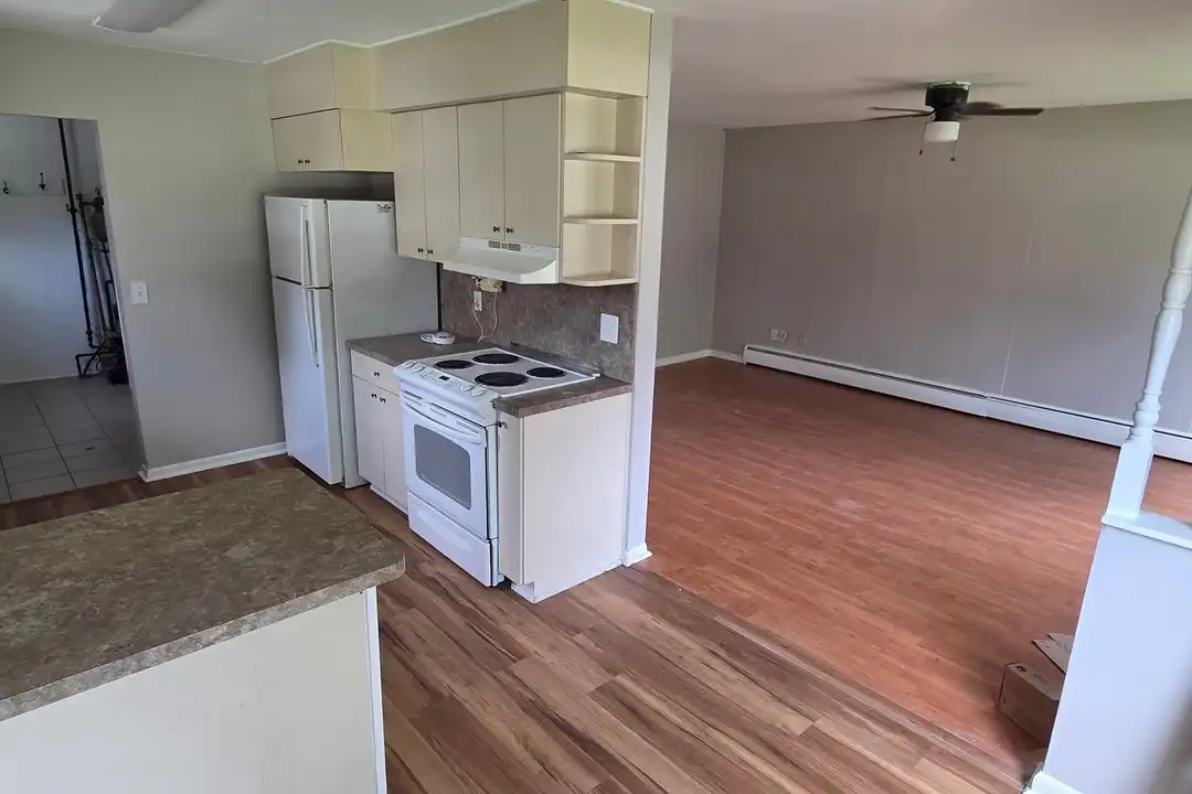 8096 Bellflower Rd – photo 1