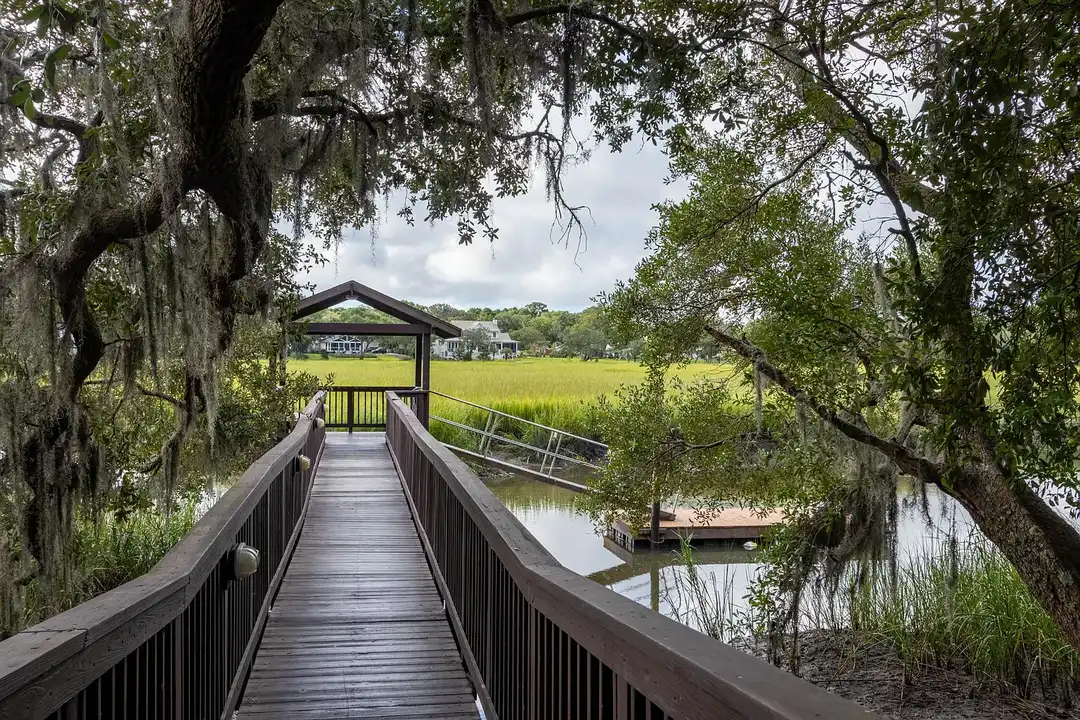 The Watch on Shem Creek 997 Johnnie Dodds Blvd Mount