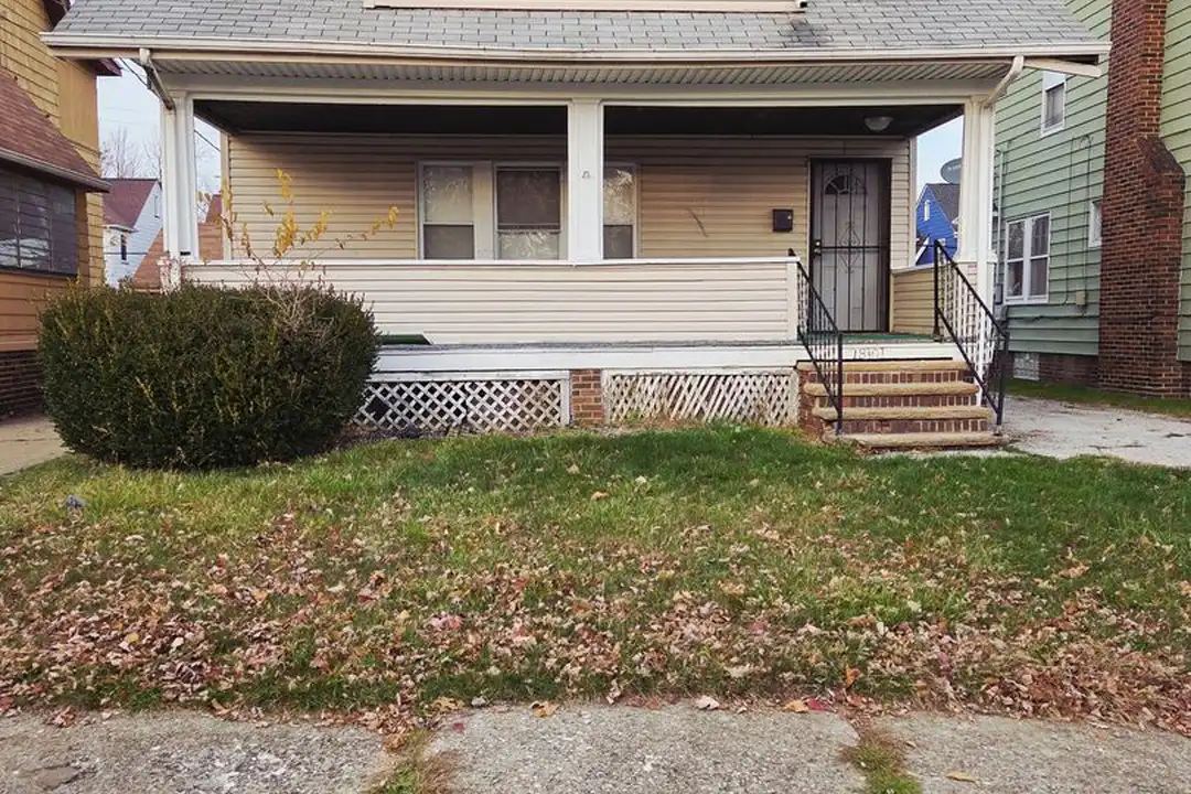 18101 Schenely Ave – photo 1