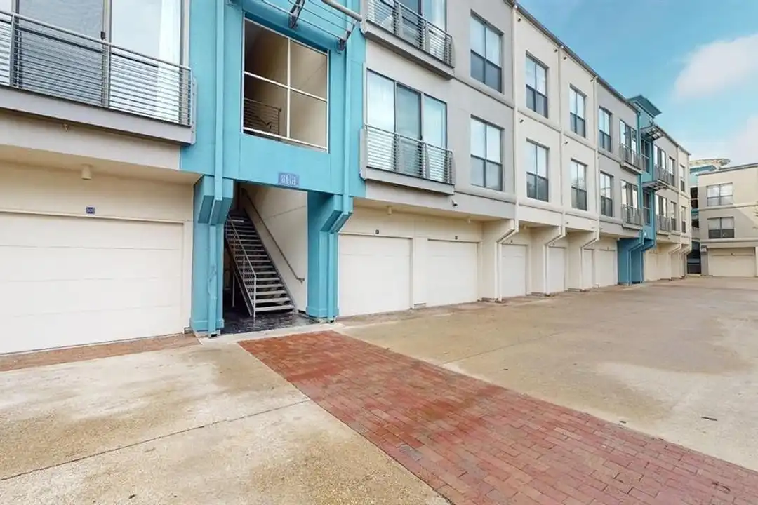 Apartment in Dallas - View 2