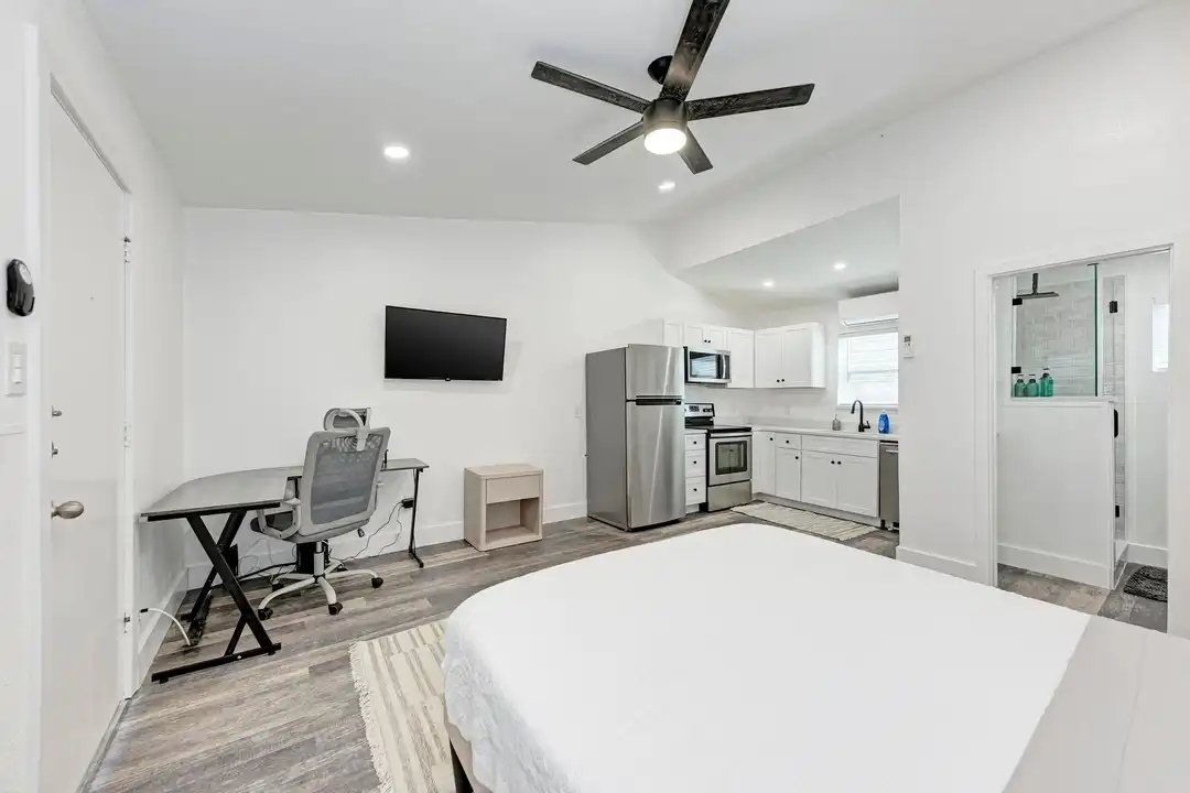 2302 Leon St unit # 1 - View 5