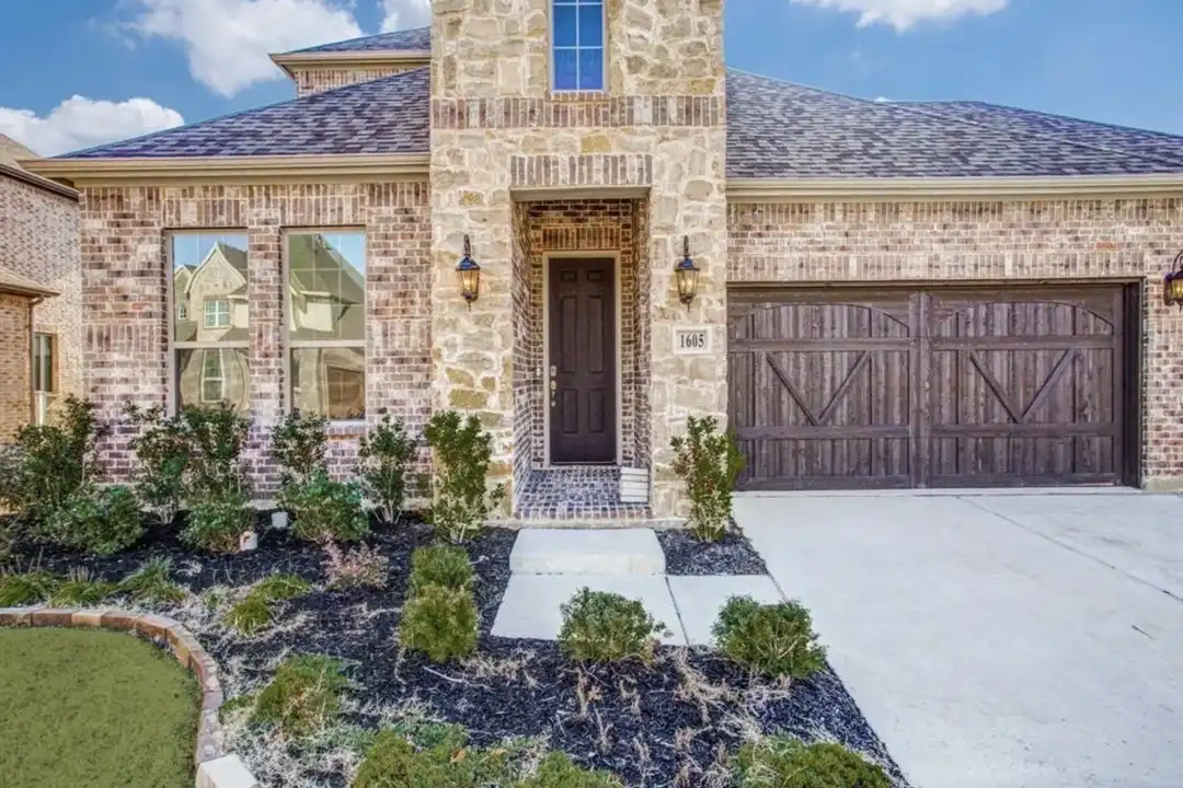 1605 Canals Dr - View 2