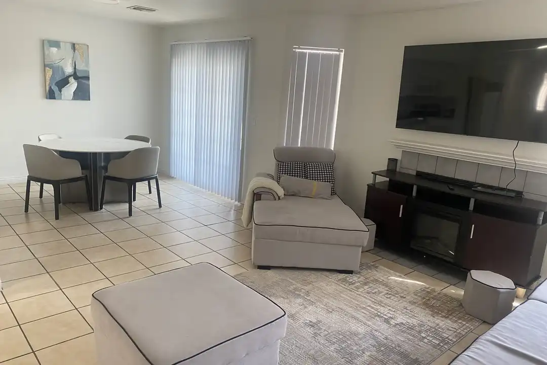 Apartment in Las Vegas - View 4