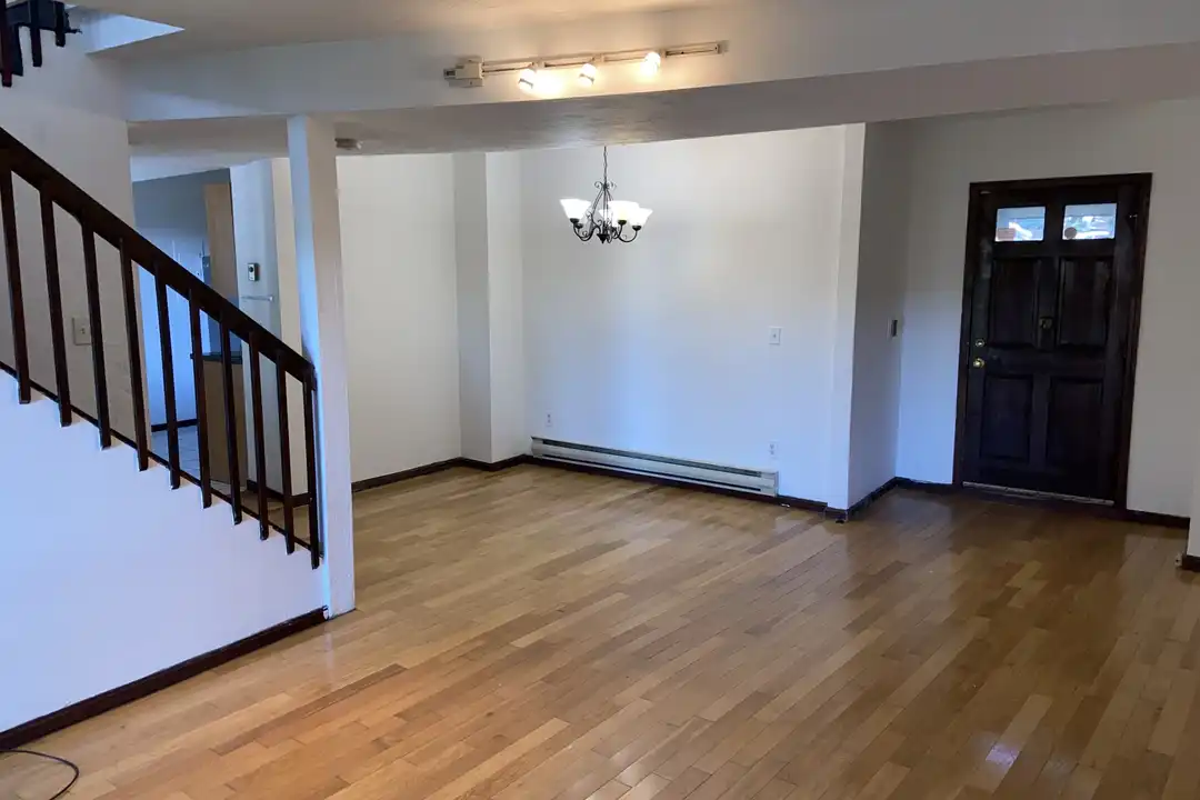89 Sheridan St unit 1 – pohled 6