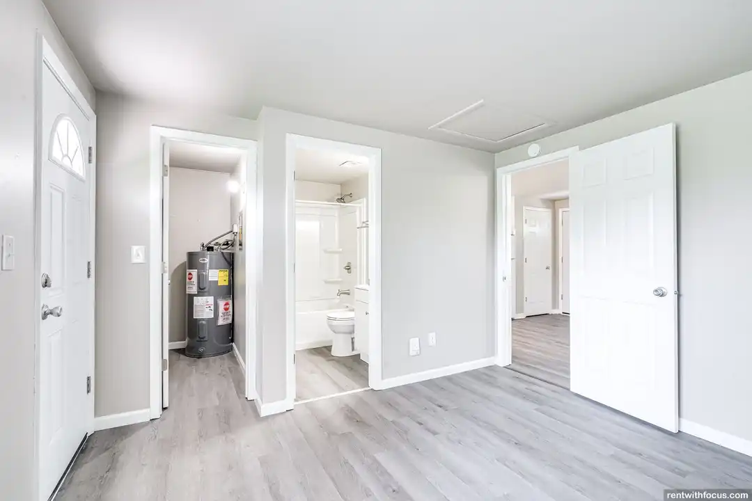 1031 Hunt Ave unit 8 - View 5