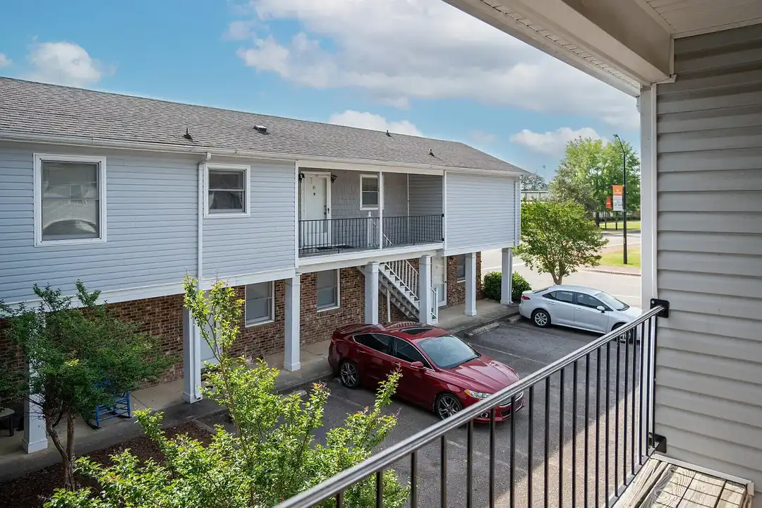 Campbell Court Apartments - View 4