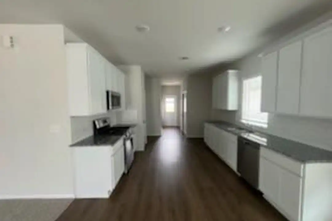 157 Mammoth Dr - View 3