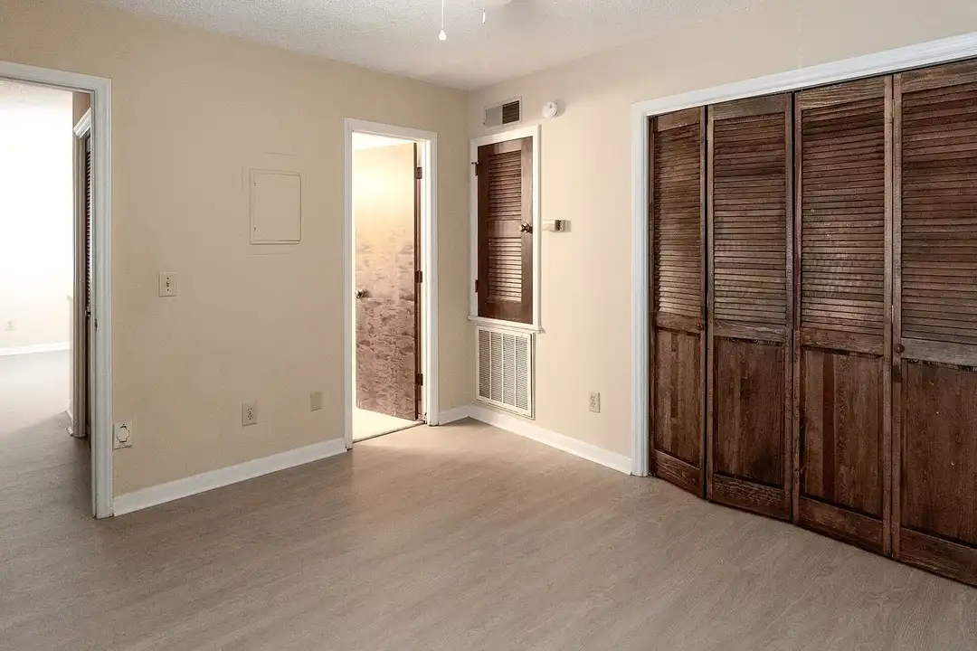 Campbell Court Apartments - View 3