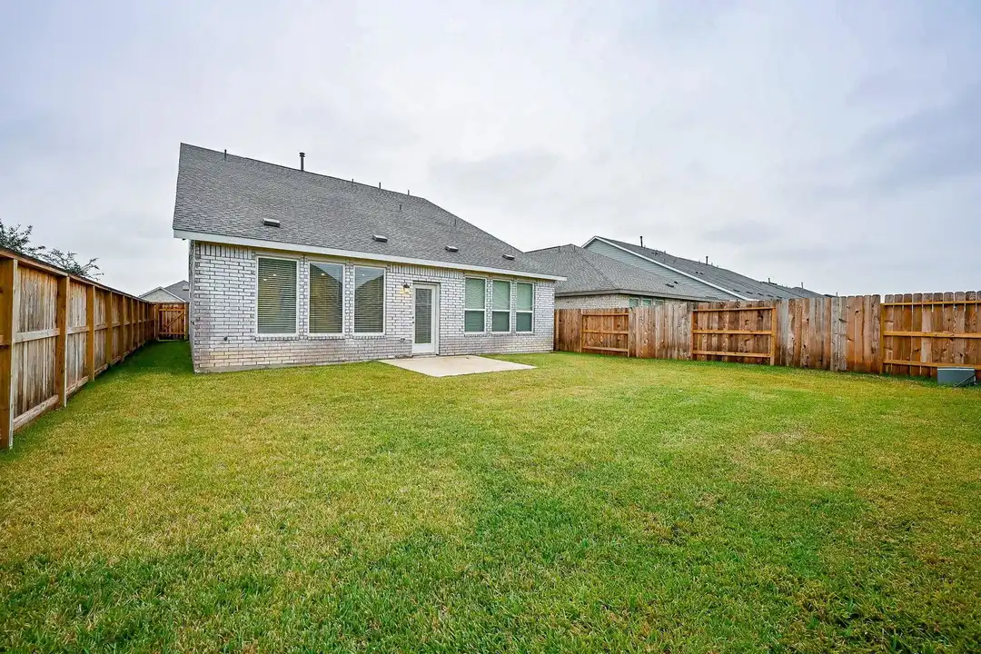 6427 Seafoam Lake Dr - View 3